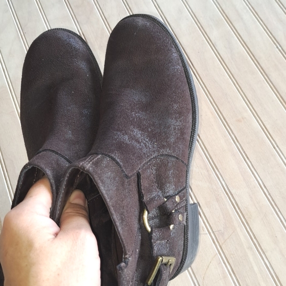 Aerosoles Sweet Ride Women's Brown Faux Suede Harness Side Chelsea Ankle Boots. - Picture 2 of 9